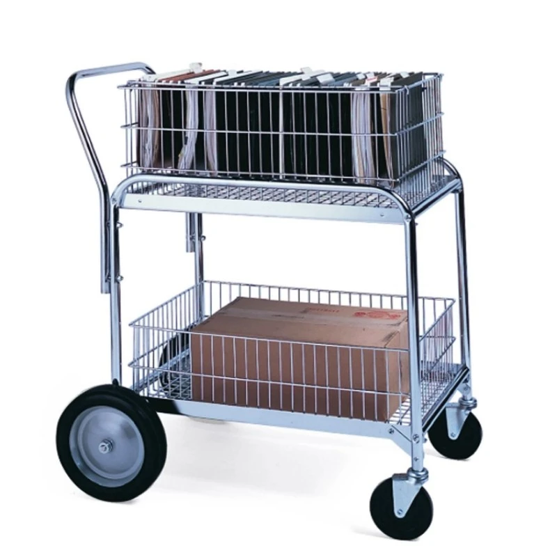 Carrello postale in filo di acciaio cromato con cestelli superiori e inferiori